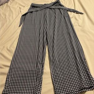 Black/white checkered trousers XL